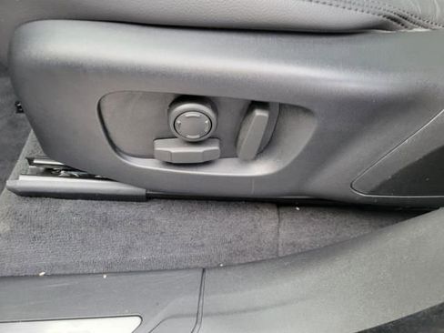 Used 2025 Land Rover Range Rover Velar Dynamic SE image 22