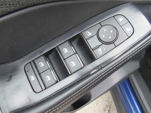 Used 2023 Nissan Rogue SV image 17