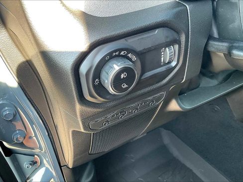 New 2025 Jeep Gladiator Sport image 18