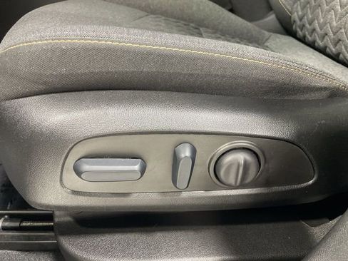 Used 2022 Chevrolet Equinox LT image 12