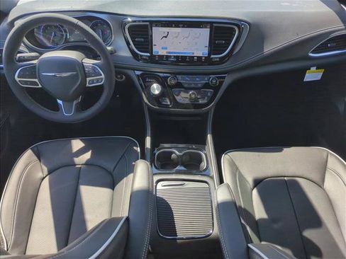 New 2026 Chrysler Pacifica Limited FWD image 12