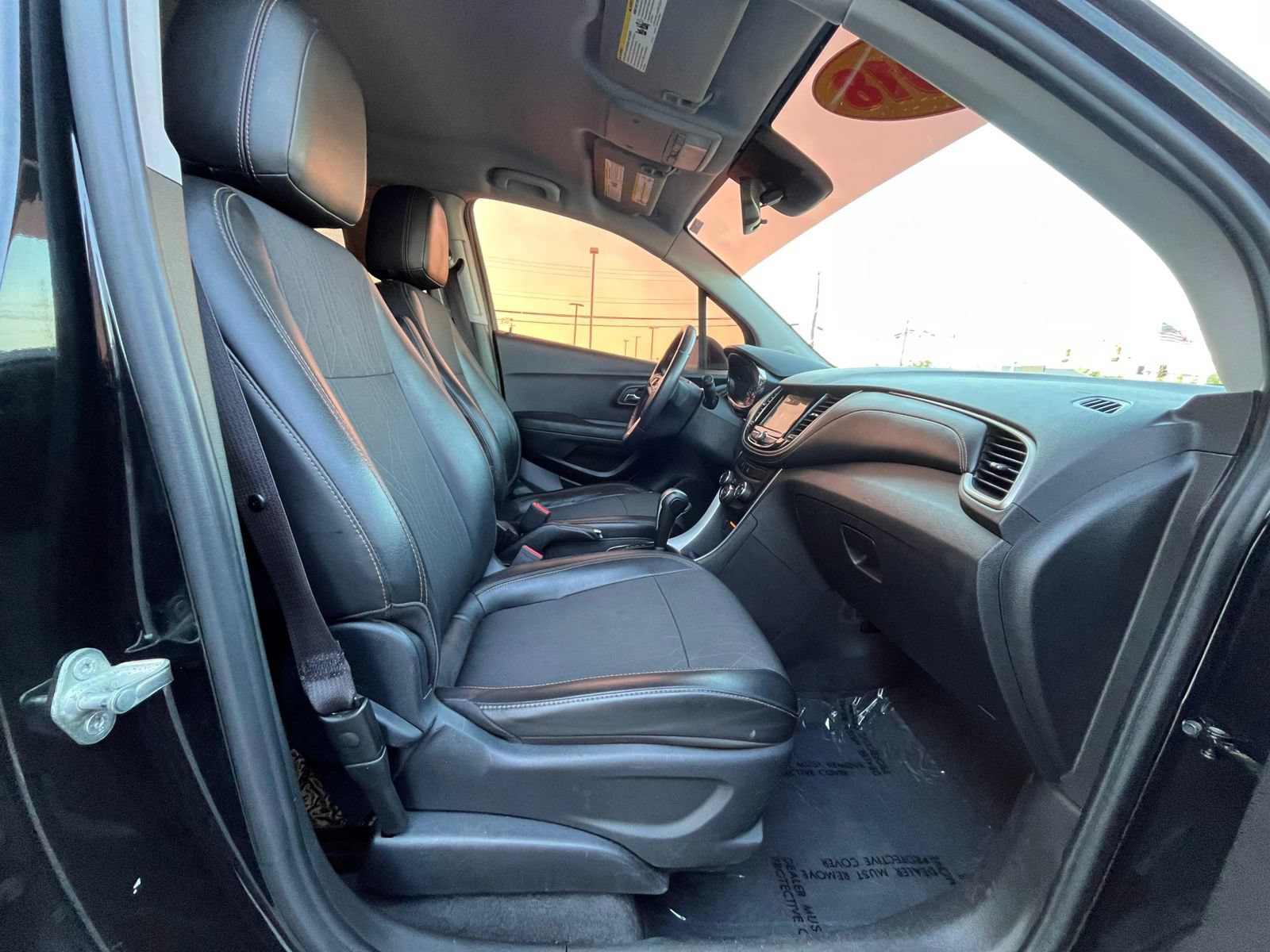Used 2018 Chevrolet Trax LT w/ Redline Edition FWD image 29