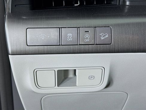 Certified 2024 Hyundai Kona SE FWD image 10