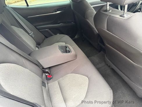 Used 2020 Toyota Camry LE image 19