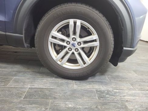 Used 2021 Ford Explorer XLT image 4