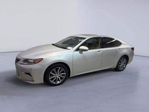 Used 2016 Lexus ES 300h image 3