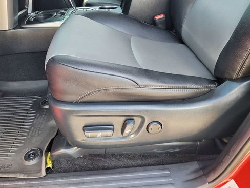 Used 2022 Toyota 4Runner SR5 Premium w/ Moonroof Package RWD image 29