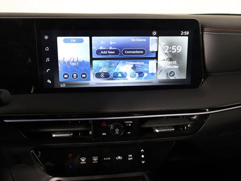 Used 2025 Nissan Kicks SR FWD image 39