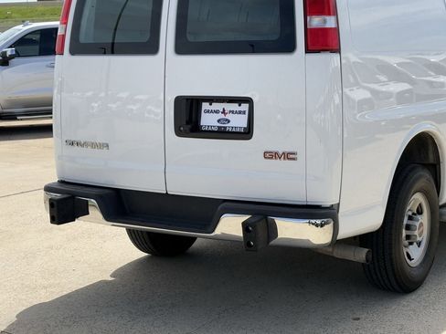 Used 2024 GMC Savana 2500 w/ Driver Convenience Package image 8