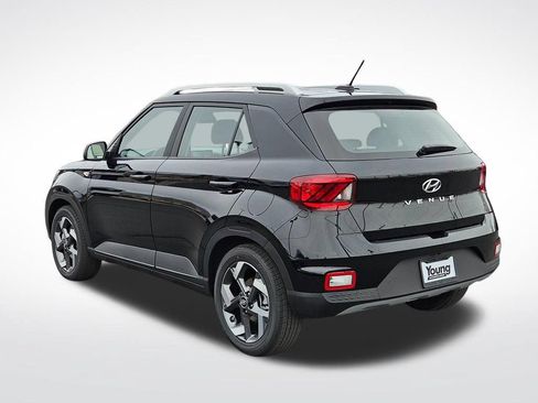 Used 2026 Hyundai Venue SEL FWD image 5