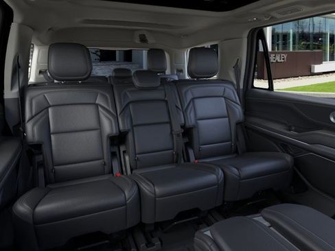 New 2025 Lincoln Navigator Reserve image 34