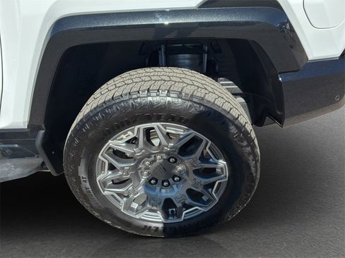 Used 2024 GMC Hummer EV 3X image 5