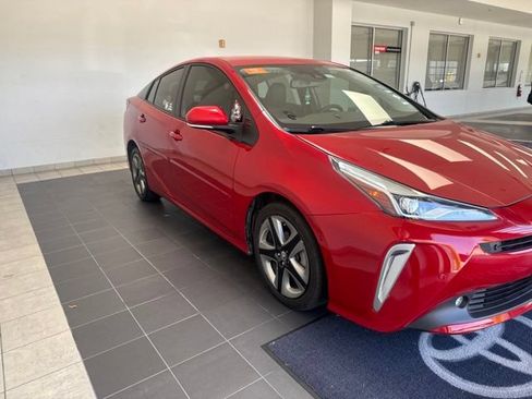 Used 2022 Toyota Prius XLE FWD image 5