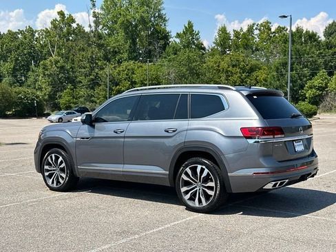 Used 2023 Volkswagen Atlas SEL Premium AWD/4WD image 3