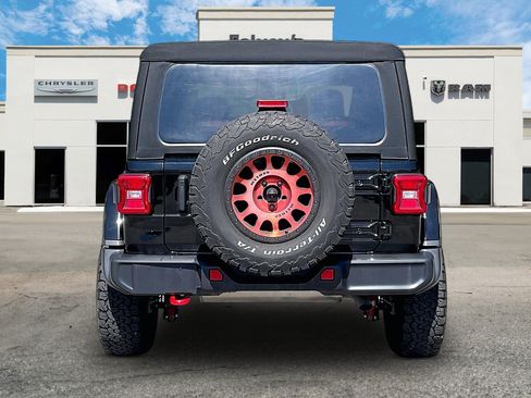 Used 2022 Jeep Wrangler Rubicon w/ LED Lighting Group AWD/4WD image 4