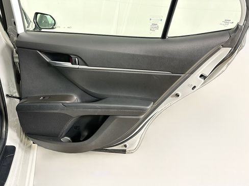 Used 2024 Toyota Camry SE image 28