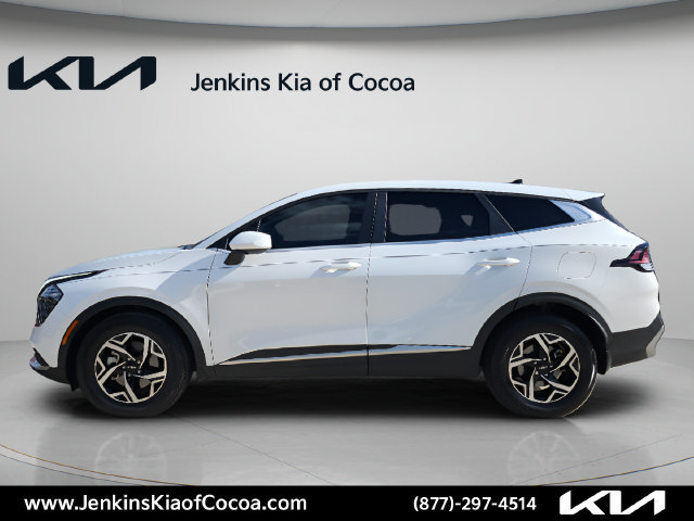 Used 2025 Kia Sportage LX FWD image 8