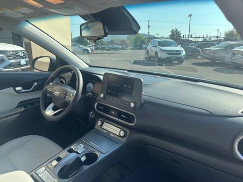 Used 2023 Hyundai Kona SE FWD image 15
