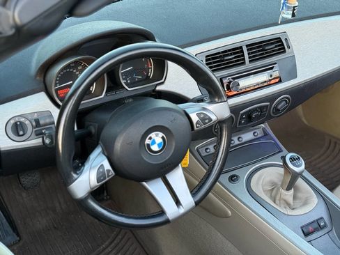 Used 2004 BMW Z4 3.0i RWD image 3
