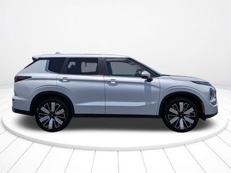 New 2026 Mitsubishi Outlander SE FWD video 2