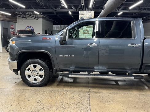Used 2020 Chevrolet Silverado 2500 LTZ w/ LTZ Premium Package AWD/4WD image 5