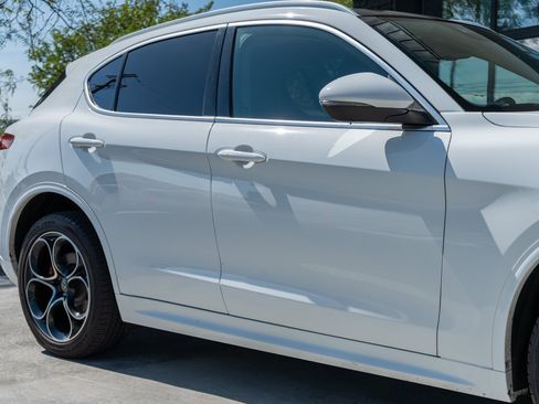 Used 2020 Alfa Romeo Stelvio Ti w/ Active Blind Spot Package AWD/4WD image 15