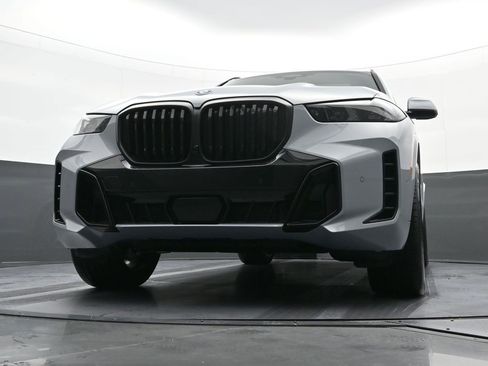 New 2026 BMW X5 xDrive50e w/ Executive Package image 26