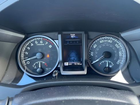 Used 2023 Toyota Tacoma TRD Off-Road image 23