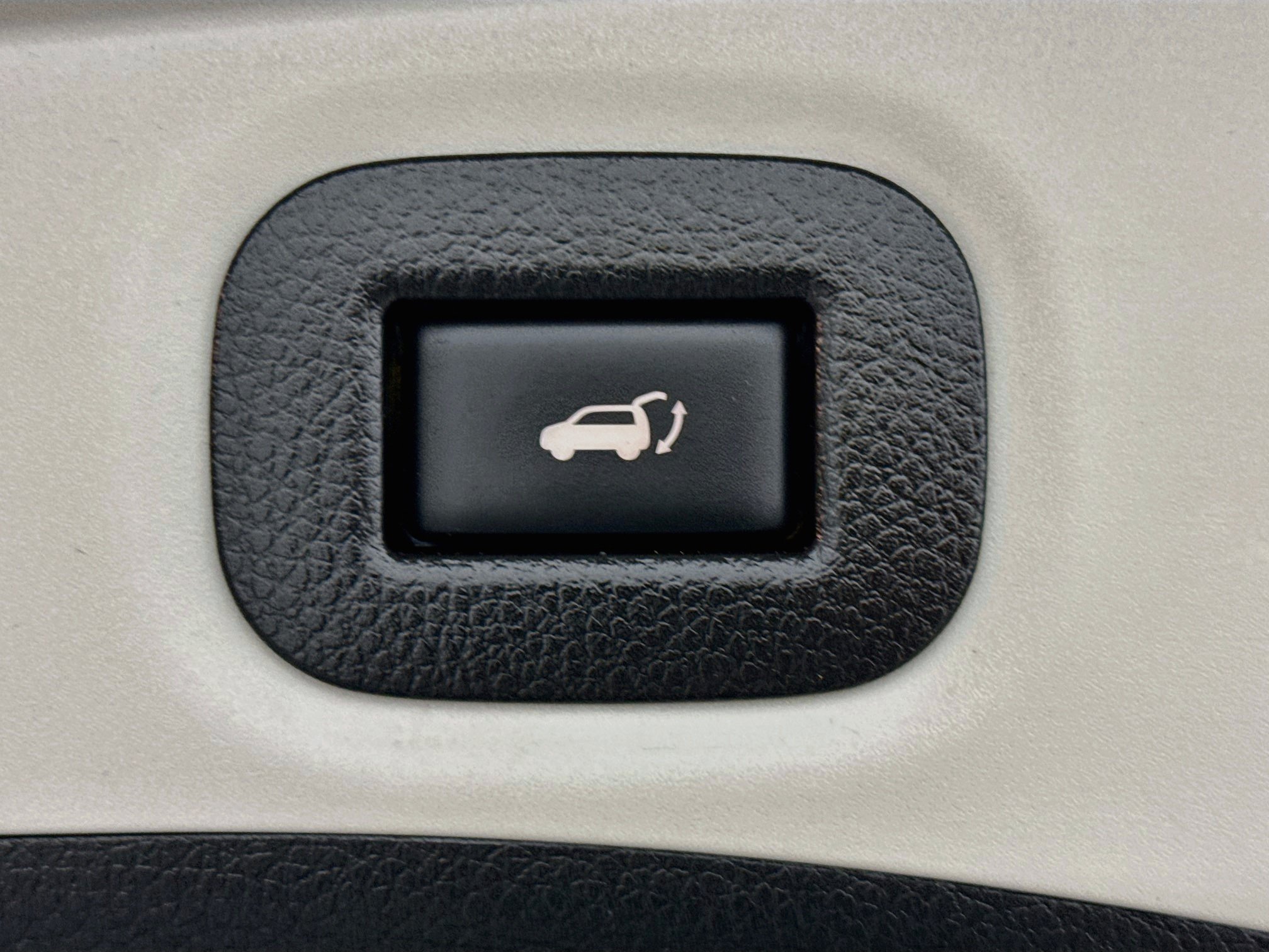 Used 2017 Nissan Rogue SV w/ SV Premium Package FWD image 29