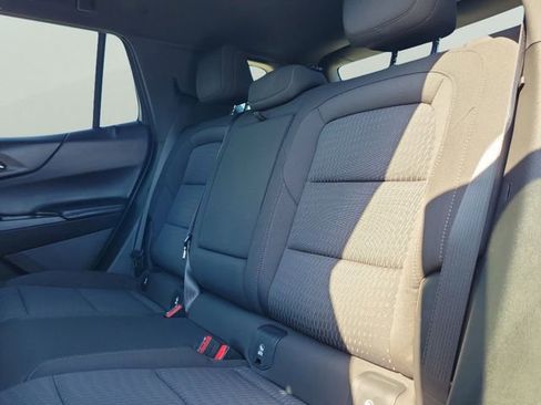 Used 2026 Chevrolet Equinox LT FWD image 7