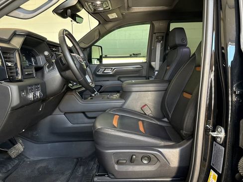 Used 2024 GMC Sierra 2500 AT4 w/ AT4 Premium Plus Package image 12