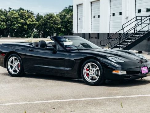 Used 2001 Chevrolet Corvette Convertible w/ Preferred Equipment Group2 RWD image 49