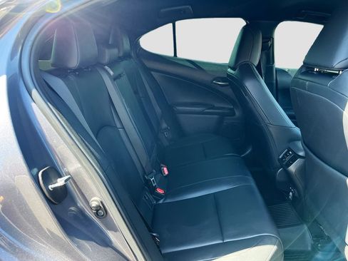 Used 2022 Lexus UX 200 FWD image 25