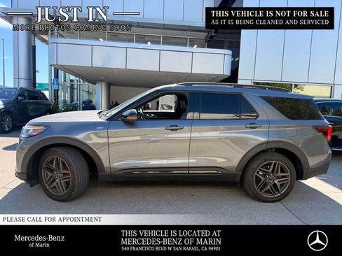 Used 2025 Ford Explorer ST-Line w/ Premium Package AWD/4WD image 3