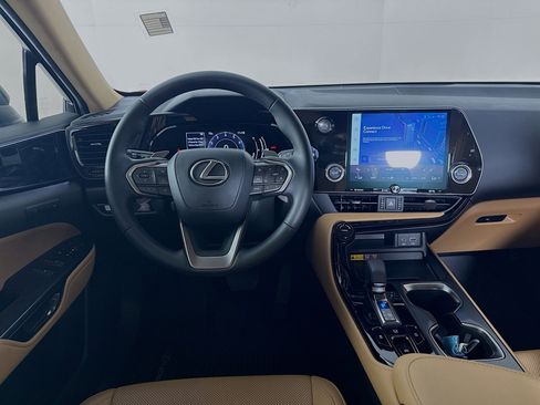 Used 2024 Lexus NX 250 FWD image 28