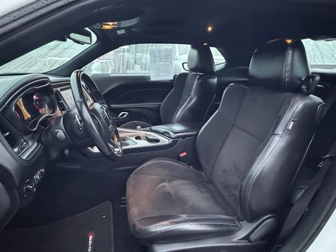 Used 2022 Dodge Challenger GT w/ Plus Package image 15