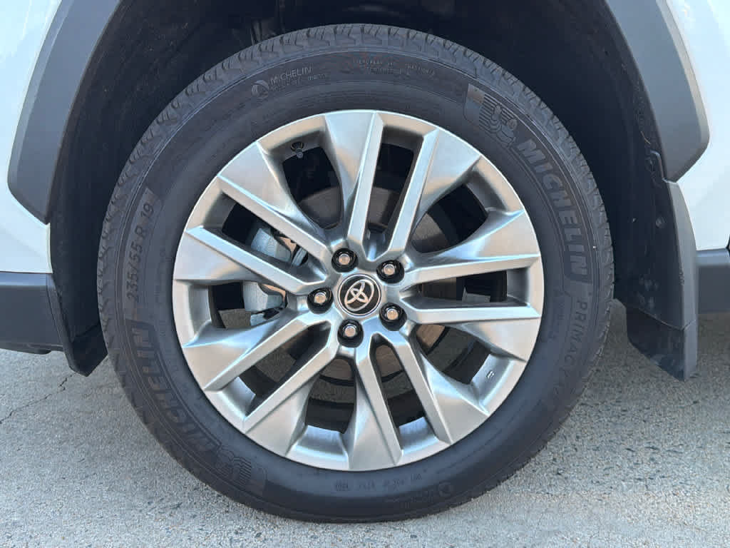 Used 2025 Toyota RAV4 XLE Premium FWD image 12