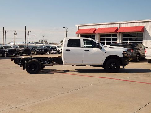 New 2026 RAM 3500 Tradesman AWD/4WD image 7