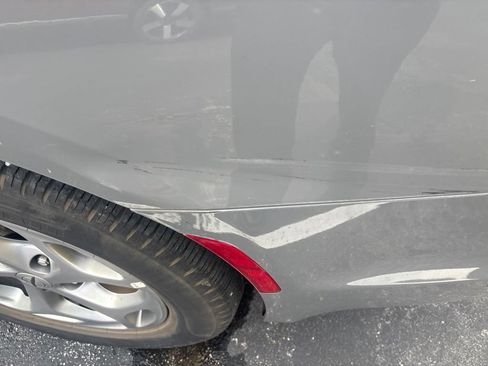 Used 2022 Chrysler Pacifica Limited FWD image 6