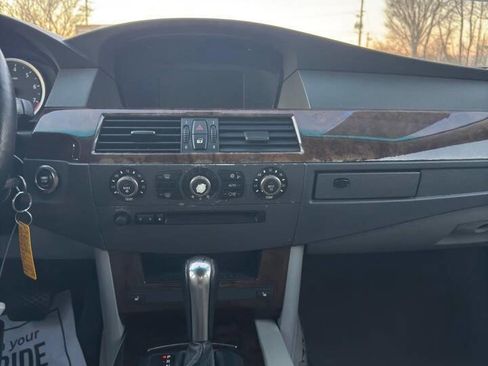 Used 2007 BMW 530xi Sedan image 15