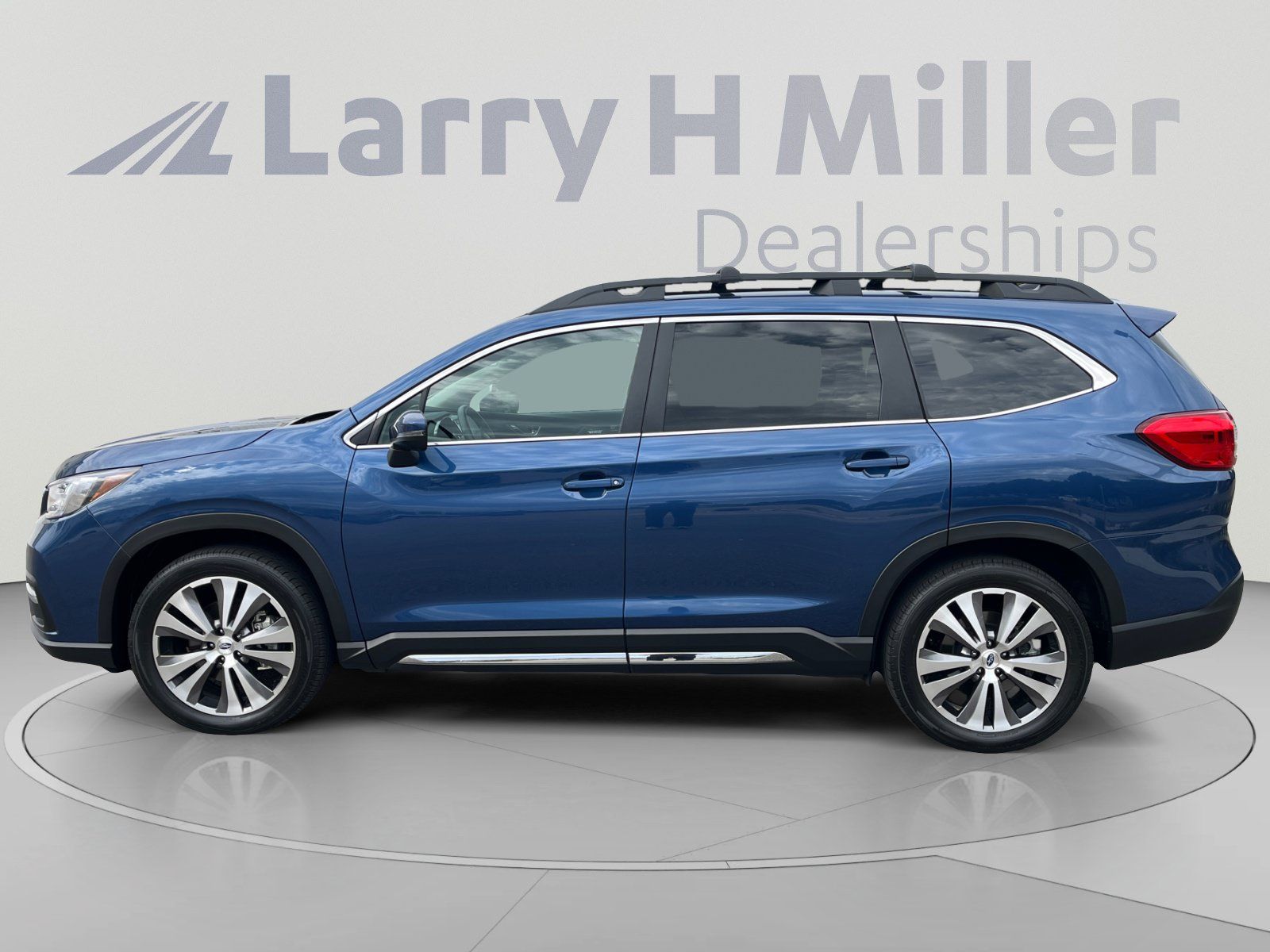 Used 2022 Subaru Ascent Limited w/ Technology Package AWD/4WD image 2