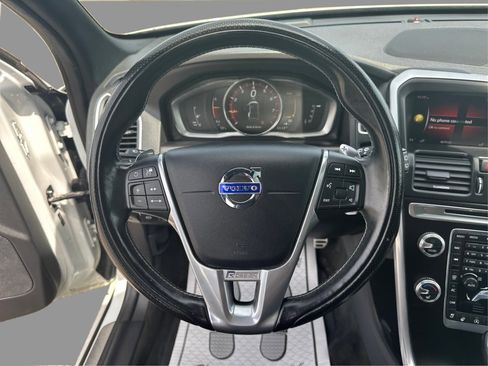 Used 2017 Volvo XC60 T6 R-Design w/ Climate Package AWD/4WD image 18