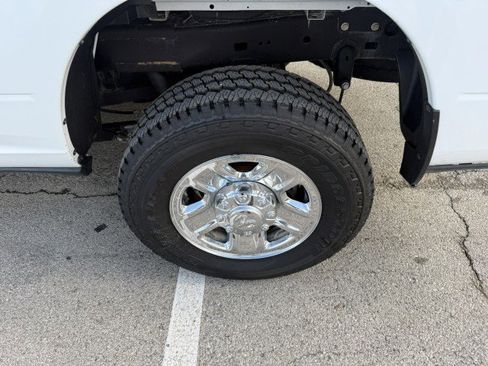 Used 2022 RAM 2500 Tradesman w/ Chrome Appearance Group image 13