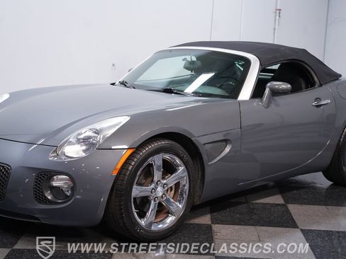 Used 2008 Pontiac Solstice GXP w/ Premium Package RWD image 6