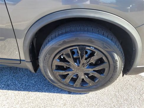 Used 2020 Nissan Rogue S image 25