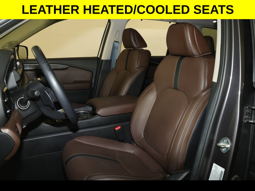 Used 2025 Honda Pilot Elite image 4