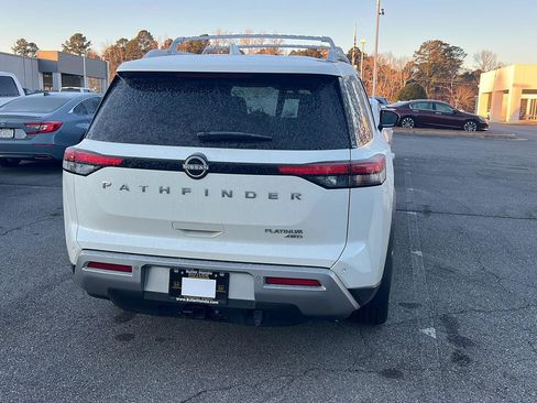 Used 2023 Nissan Pathfinder Platinum image 8