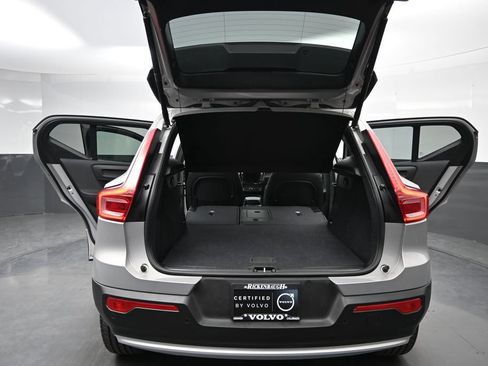 Used 2025 Volvo XC40 B5 Core AWD/4WD image 18