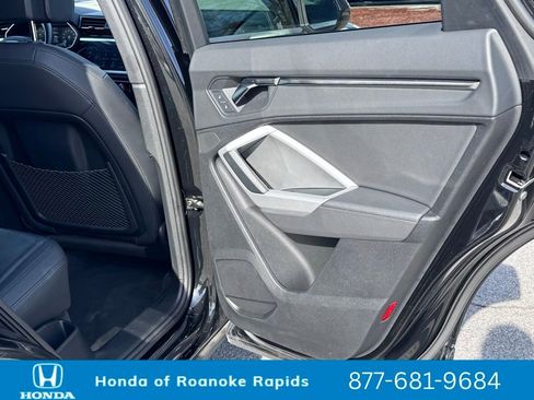 Used 2024 Audi Q3 2.0T Premium image 31