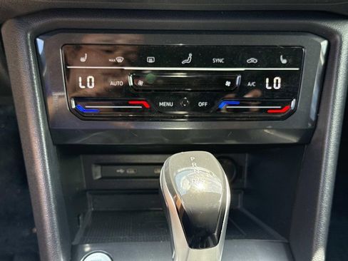 Used 2022 Volkswagen Tiguan SE AWD/4WD image 24